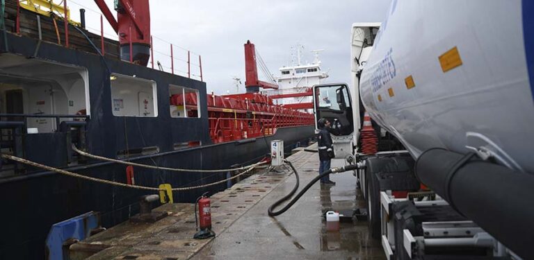 ECO Bunkers permite descarbonizar sem "mexer" nos motores dos navios