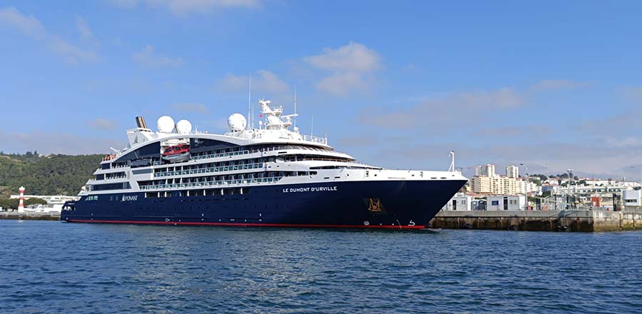 Navio de cruzeiros Sea Dream I escalou porto de Setúbal